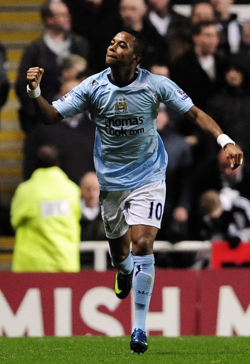 1.45亿欧元先生持续低迷！伊萨克近15场仅1球，利物浦天价引援陷困局（1.45亿欧重磅引援继续哑火！伊萨克近15战仅破门1次，利物浦豪购陷入困局）