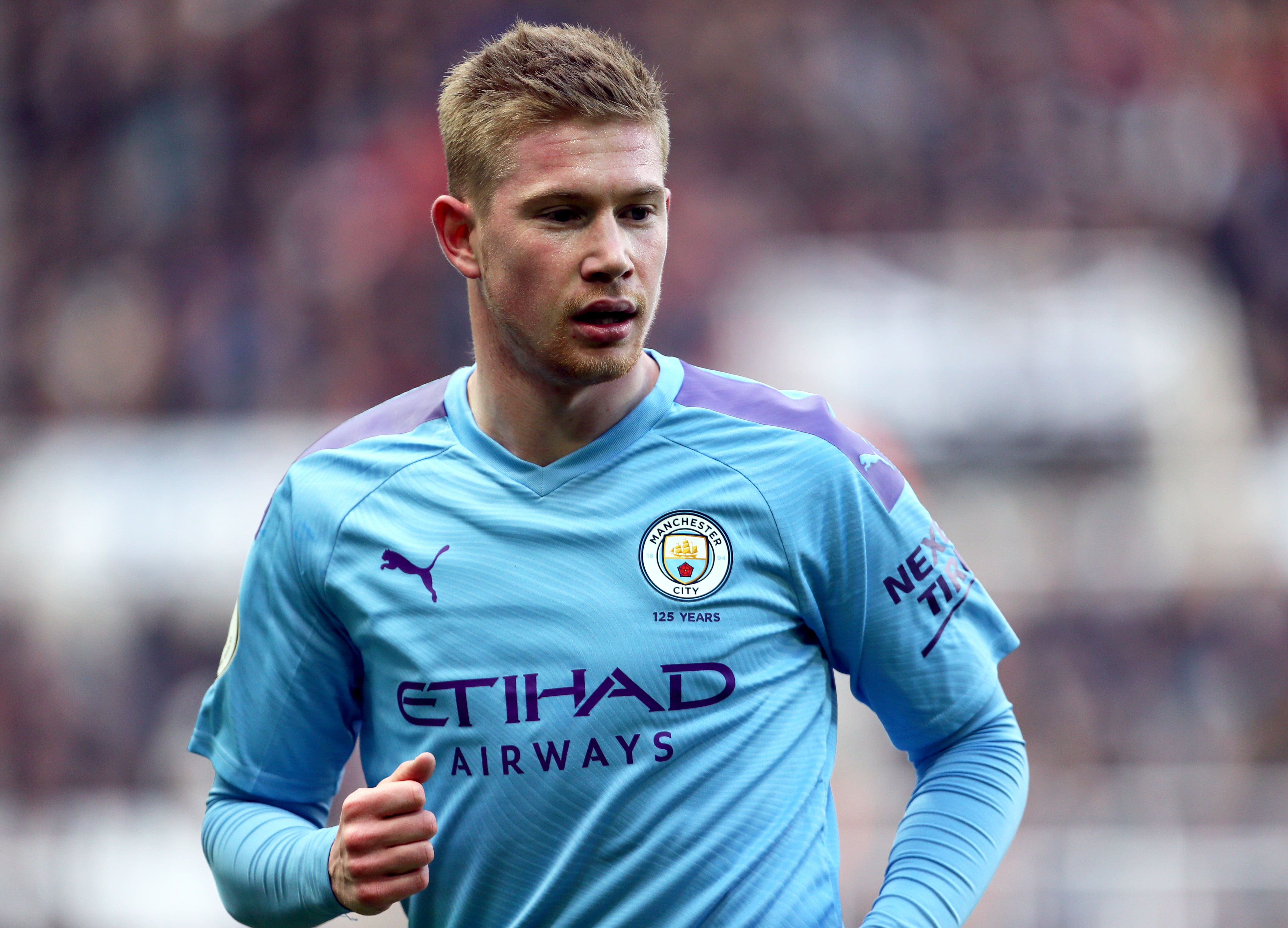 全欧哄抢！记者：利物浦切尔西曼城热刺关注19岁前锋迪奥曼德，标价一亿（记者：欧洲豪门围抢！利物浦、切尔西、曼城与热刺盯上19岁锋线新星迪奥曼德，标价达一亿）