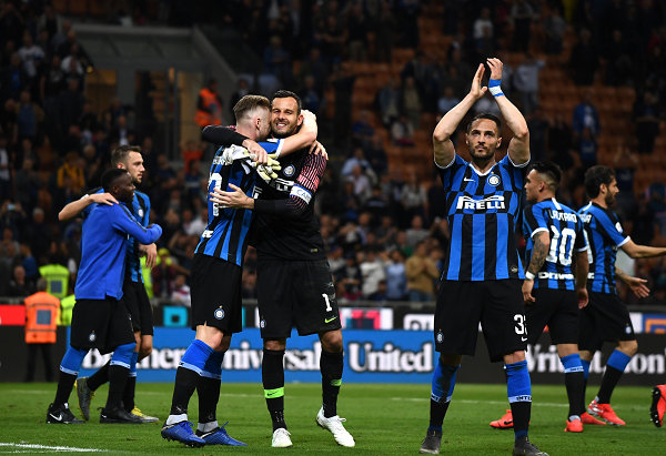 西海岸祝福邵佳一：俱乐部主教练荣升国足主帅，这是我们的荣幸