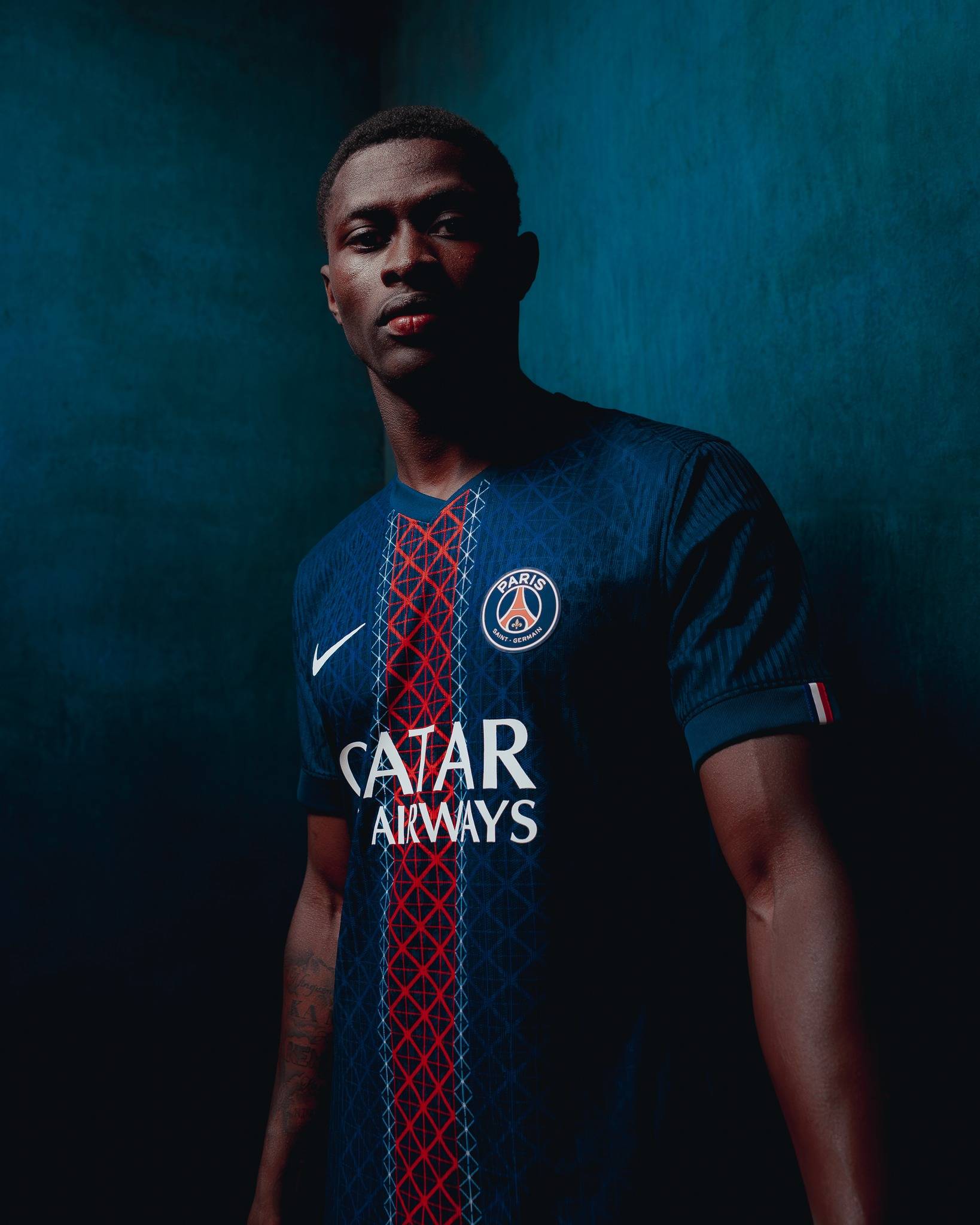 因抱怨染黄，内马尔：裁判不仅水平差，傲慢的态度也令人作呕