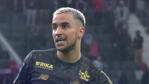 詹姆斯连续得分，逆转比赛节奏