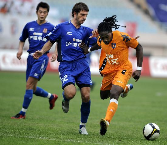 深圳队压哨绝杀引全场沸腾