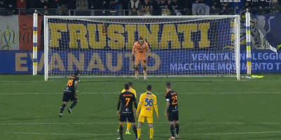 跟队记者：阿莱格里明确要求冬窗买前锋；米兰没考虑齐尔克泽