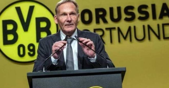 足球英足总宣布新规，严惩假摔行为引关注（英足总出台新规：重罚假摔引发热议）