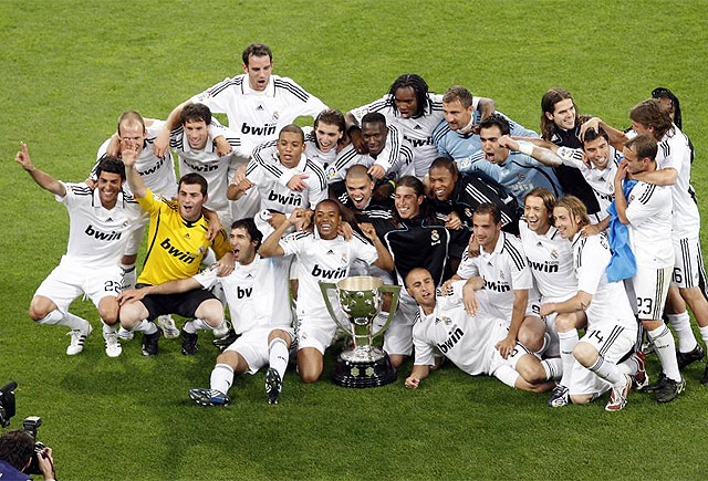 记者：巴洛特利与达曼协作的传闻不实，没有球队有意签下他（记者否认巴洛特利将与达曼联手的传闻，暂无球队愿意签下他）