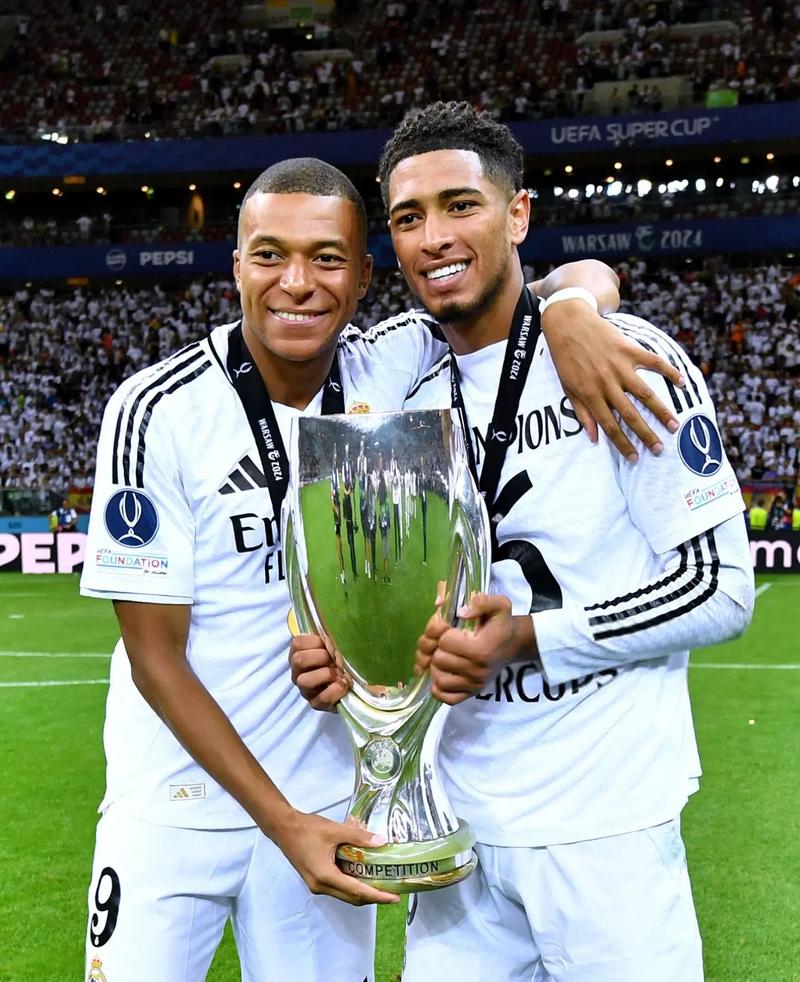 巴黎首发身价是弗拉门戈的8.8倍，同时平均年龄小6.3岁（巴黎首发价值超弗拉门戈8.8倍，平均年龄小6.3岁）