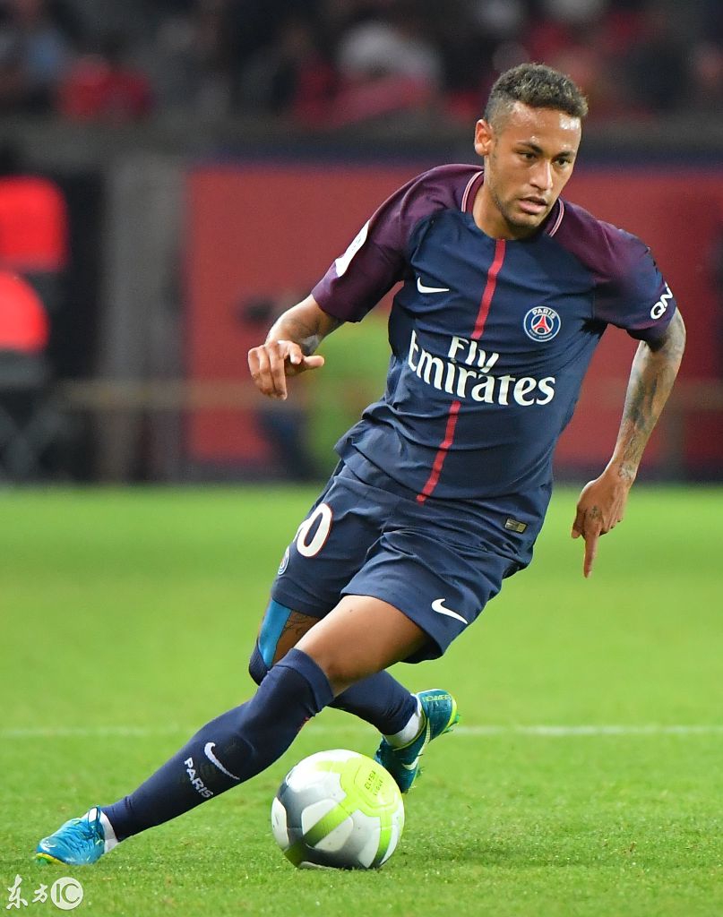 卢卡·齐达内：爷爷为我代表阿尔及利亚队而高兴，父亲也支持（卢卡·齐达内：代表阿尔及利亚让爷爷欣喜，父亲亦力挺）