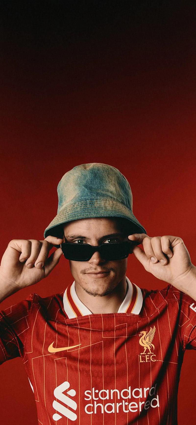 日本队以2-0击败加纳队，堂安律远射破门，阿布受伤离场，日本队近10场全胜，展现强大实力。