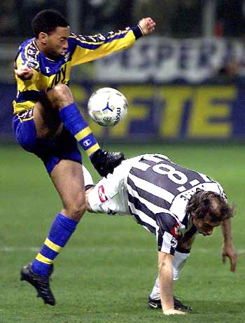 公益行，中国足协“女足进校园”活动走进贵州省毕节市织金县（中国足协“女足进校园”公益行走进贵州毕节织金县）